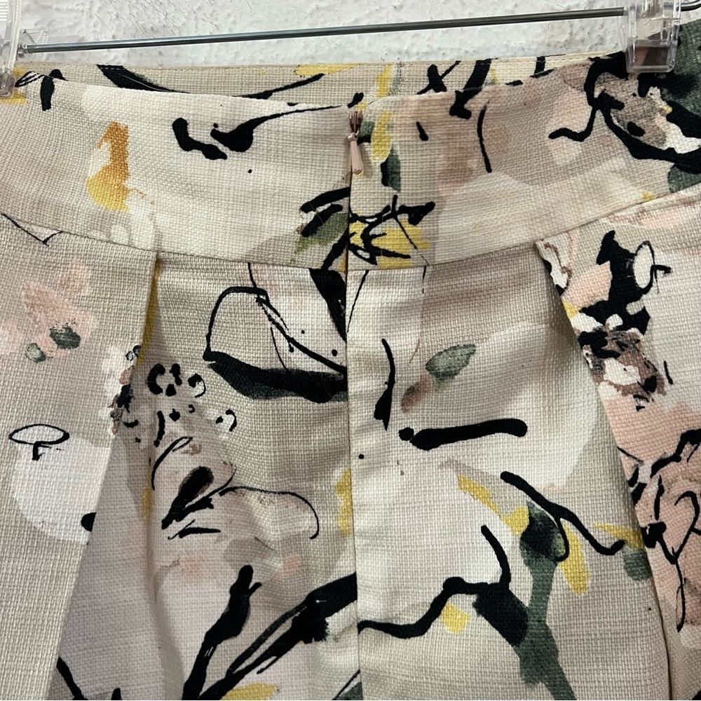 Black Halo beige large flower a-line skirt - Picture 7 of 9